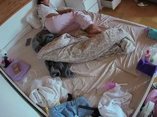voyeurcam-julmodels-greybed-1 webcam model stream image