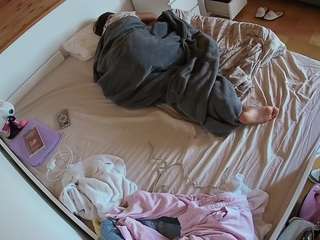 voyeurcam-julmodels-greybed-1 webcam model stream image
