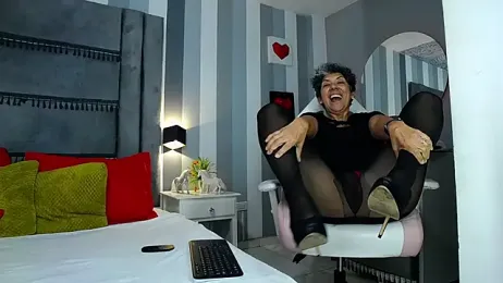 Julianewell webcam model stream image