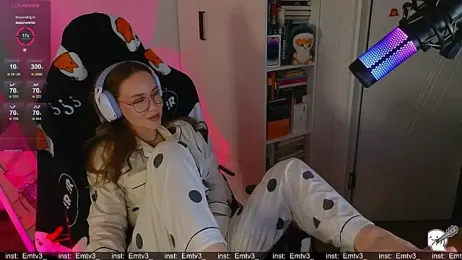 Emili1- webcam stripchat model stream image