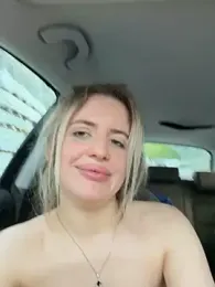 Holly-Glamour webcam model stream image