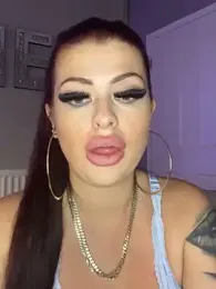 ciaraandbenzo webcam model stream image