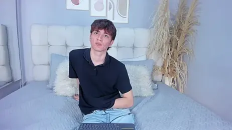 Oscar_and_dani webcam model stream image