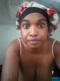 LaHoity webcam model stream image