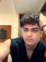 Vihaaanfucks webcam stripchat model stream image