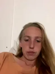 zooted2323 webcam model stream image