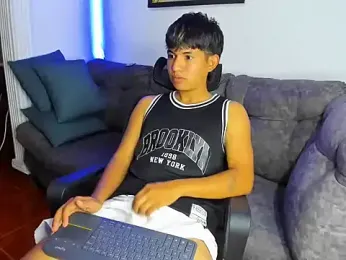 Mikke18 webcam model stream image