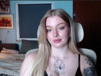 CamilaLove webcam bongacams model stream image