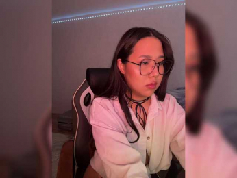 SweetFury webcam model stream image