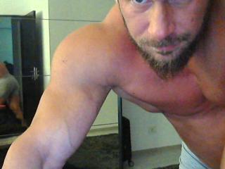 Kevin Muscle webcam model stream image