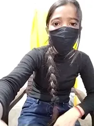 Cute-Naavya webcam model stream image