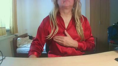 ShinyLarissa webcam model stream image