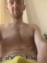 LynnAhNight webcam model stream image