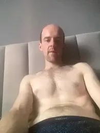 LynnAhNight webcam model stream image