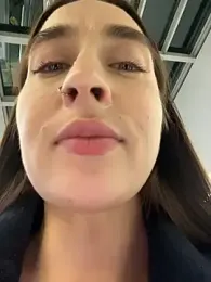 Holly_Play webcam model stream image