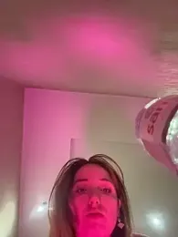 DollyTall webcam model stream image