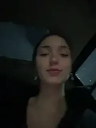 DollyTall webcam model stream image