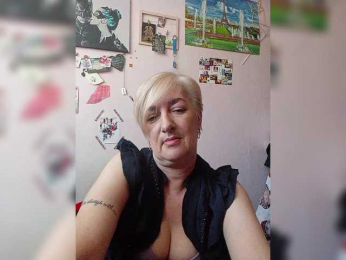 DearLady webcam model stream image