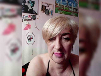 DearLady webcam model stream image