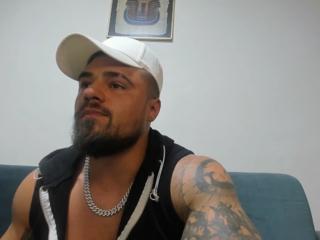 Tiberius Hunk webcam model stream image