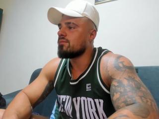 Tiberius Hunk webcam model stream image