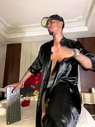 AaronCruz_ webcam stripchat model stream image