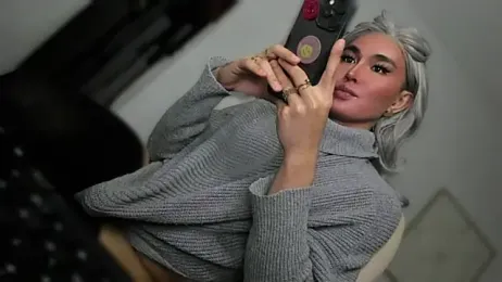 TheQueenNextDoor webcam stripchat model stream image