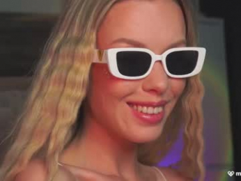 agent_blonde webcam model stream image