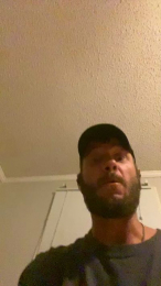 Upbutnotcrazy webcam model stream image