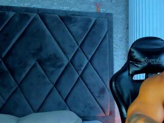 Travis Lenox webcam model stream image