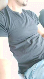 Superworms webcam model stream image