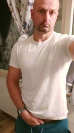 Superworms webcam model stream image