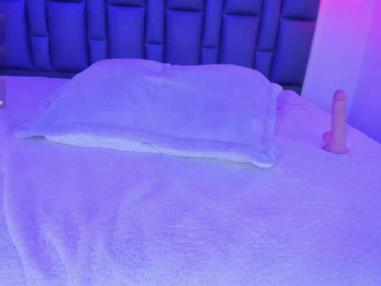 Keila-thompson webcam model stream image