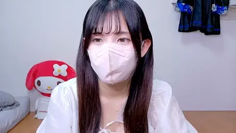 kanami- webcam model stream image