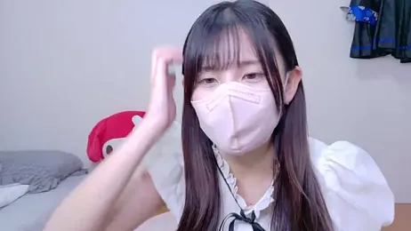 kanami- webcam model stream image