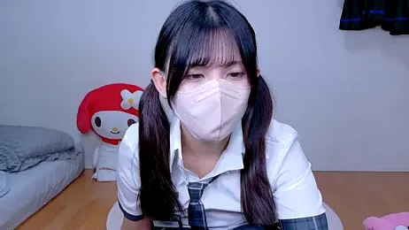 kanami- webcam model stream image