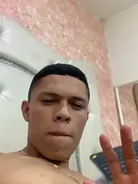 KarlyAndDavey webcam model stream image