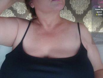 48Oksana webcam bongacams model stream image