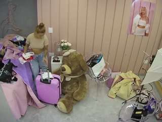 voyeurcam-casa-salsa-bedroom-1 webcam model stream image