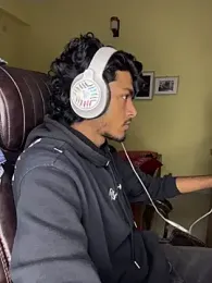 RavenKisses webcam model stream image