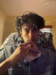 RavenKisses webcam stripchat model stream image