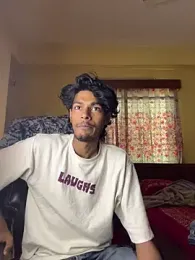 RavenKisses webcam model stream image