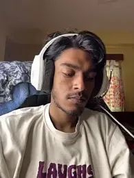 RavenKisses webcam model stream image