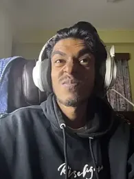 RavenKisses webcam model stream image