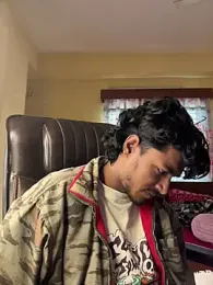 RavenKisses webcam model stream image