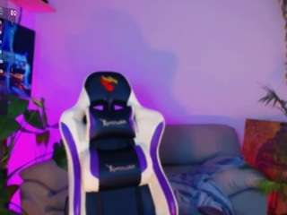 queen-violett1 webcam model stream image