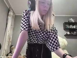 lorrianeleuga webcam camsoda model stream image
