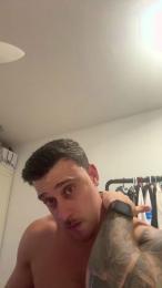 Elyoruga webcam model stream image