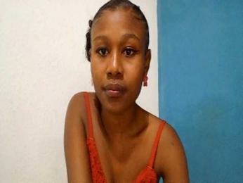Zinah1 webcam model stream image