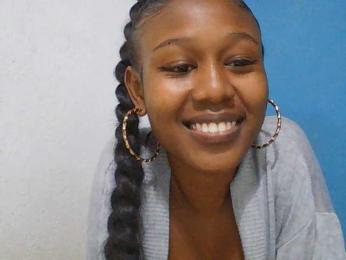 Zinah1 webcam bongacams model stream image